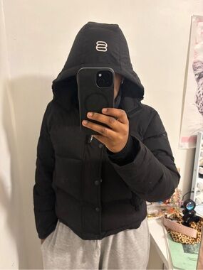 Black SUPER PUFF Hooded Jacket - Aritzia